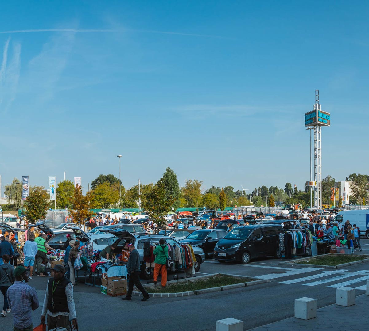 Riesenflohmarkt bei huma eleven